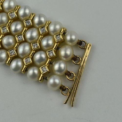 VINTAGE MID CENTURY CULTURED PEARL DIAMOND BRACELET SET IN 18KT YELLOW GOLD - ADDITIONAL PHOTO 10