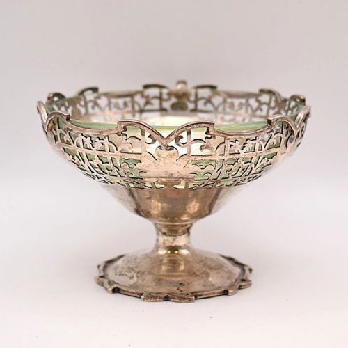 PAIR OF ANTIQUE HALLMARKED 1933 VINERS GEORGE V STERLING SILVER DESSERT DISHES GLASS LINERS - ADDITIONAL PHOTO 4