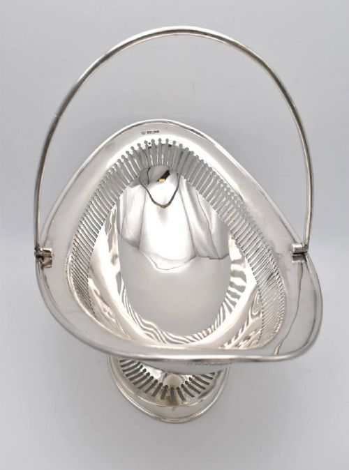EDWARDIAN SOLID SILVER FRETWORK BASKET BY HAMMOND CREAKE CO SHEFFIELD 1910 - ADDITIONAL PHOTO 4