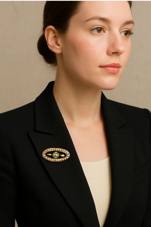 ANTIQUE VICTORIAN 18CT GOLD EMERALD DIAMOND OVAL CLUSTER BROOCH CIRCA 19TH C - ADDITIONAL PHOTO 1