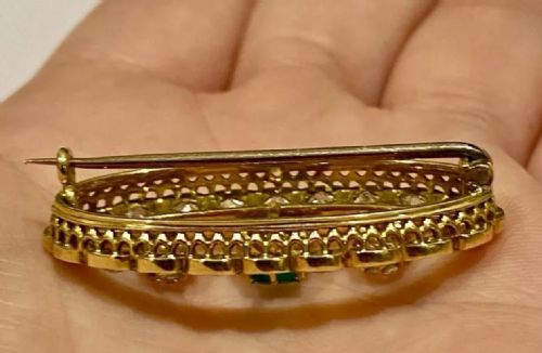 ANTIQUE VICTORIAN 18CT GOLD EMERALD DIAMOND OVAL CLUSTER BROOCH CIRCA 19TH C - ADDITIONAL PHOTO 8