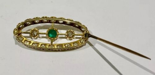 ANTIQUE VICTORIAN 18CT GOLD EMERALD DIAMOND OVAL CLUSTER BROOCH CIRCA 19TH C - ADDITIONAL PHOTO 10