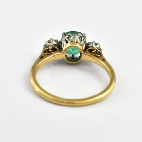 VINTAGE EUROPEAN OLD CUT EMERALD AND DIAMOND 18CT YELLOW GOLD RING CIRCA 1920'S - ADDITIONAL PHOTO 4