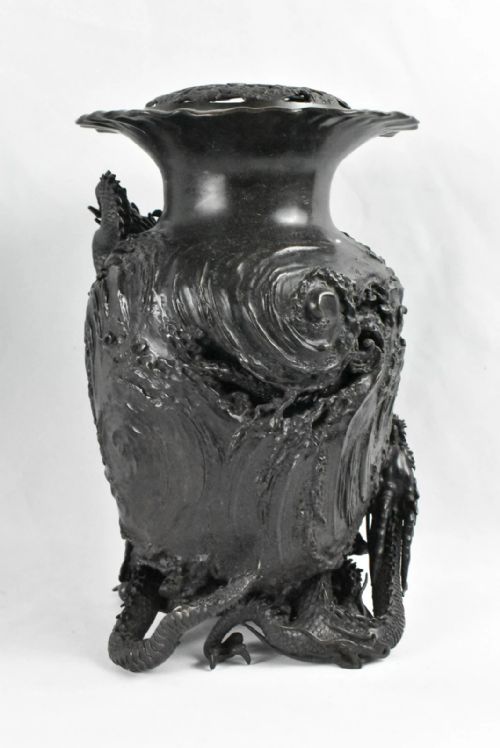 JAPANESE BRONZE DRAGON VASE WITH TWO DRAGON CANDLE HOLDER - ADDITIONAL PHOTO 4
