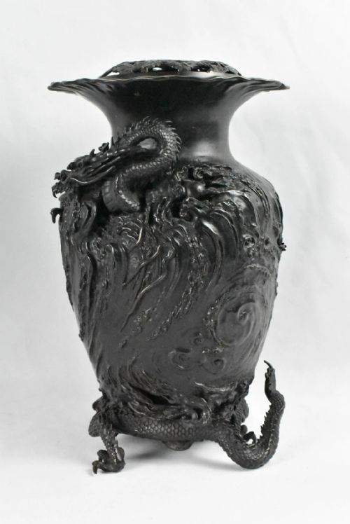 JAPANESE BRONZE DRAGON VASE WITH TWO DRAGON CANDLE HOLDER - ADDITIONAL PHOTO 5