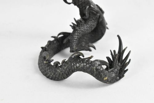 JAPANESE BRONZE DRAGON VASE WITH TWO DRAGON CANDLE HOLDER - ADDITIONAL PHOTO 15