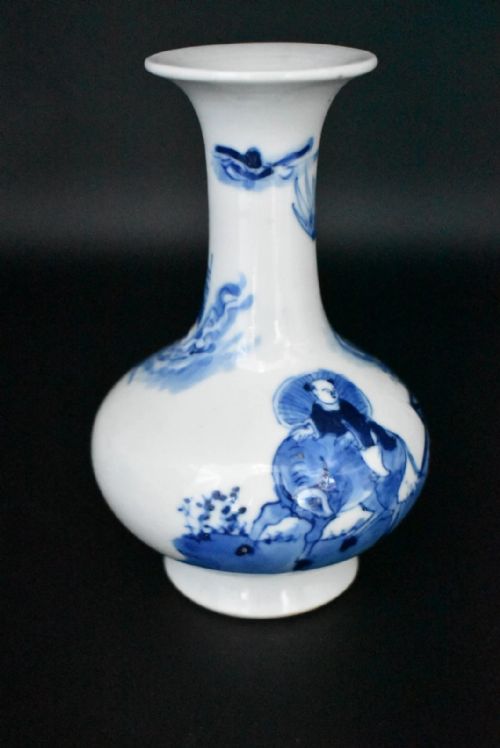 CHINESE BLUE AND WHITE PORCELAIN BOTTLE VASE WITH A FLARING NECK - ADDITIONAL PHOTO 4