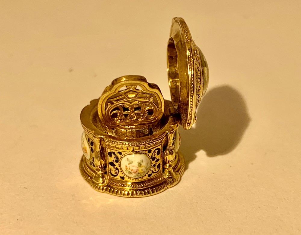 A GOLD AND ENAMEL VINAIGRETTE BOX PENDANT CHARM. View VIII