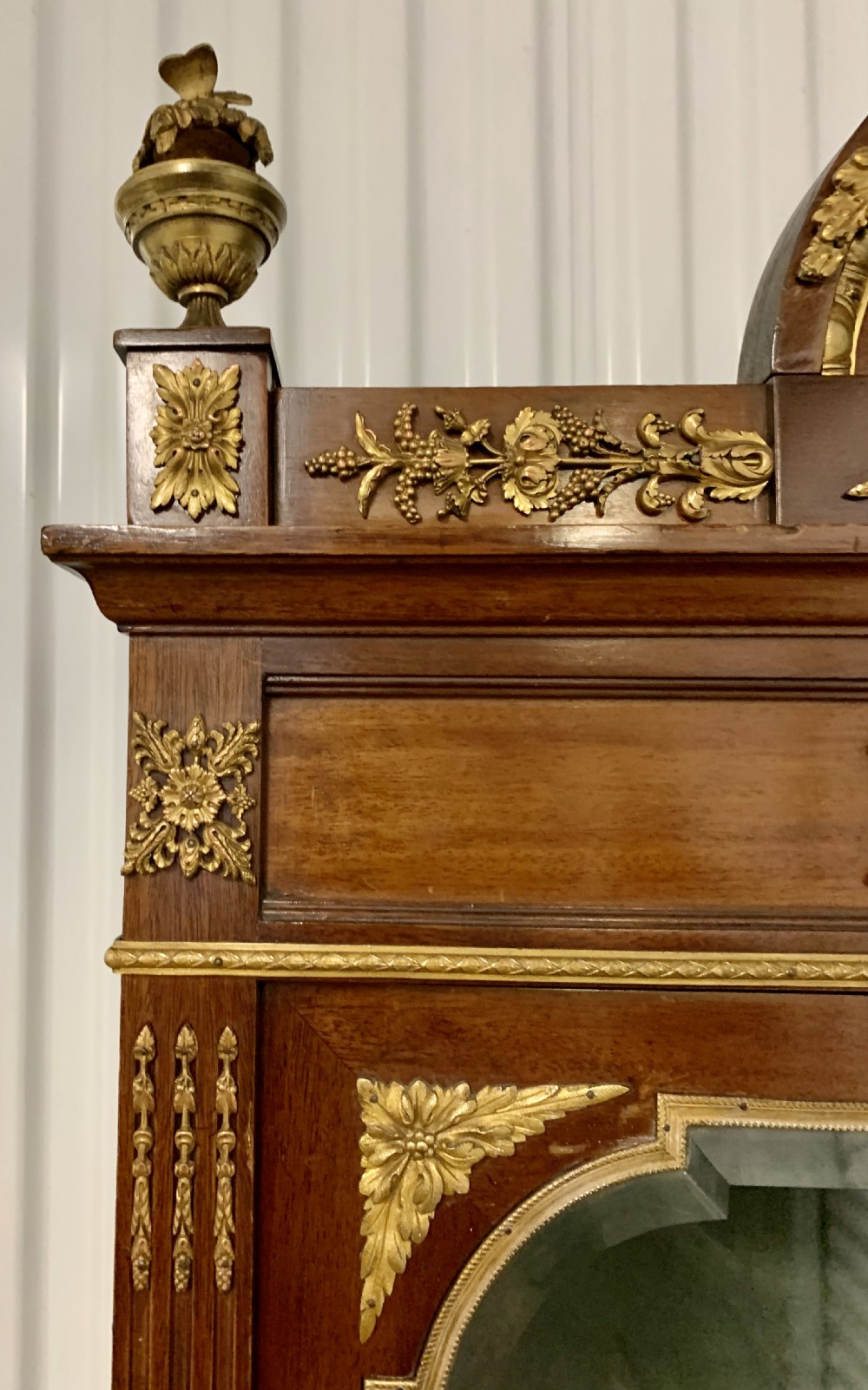 A FRENCH ORMOLU-MOUNTED MAHOGANY AND PARQUETRY VITRINE-ON-STAND View VII