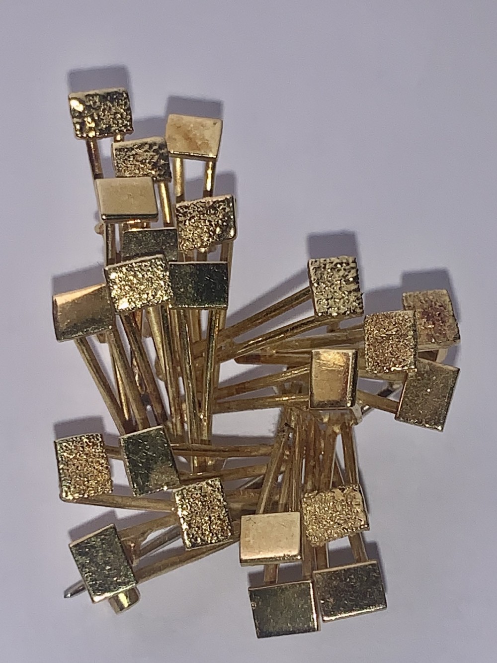 A  Stylish Alan Martin Gard Mid Century Modern 18k Gold Brooch, 1960's View II