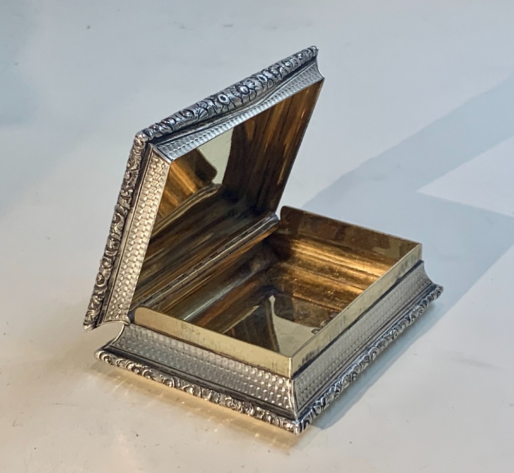 GEORGIAN SOLID STERLING SILVER TABLE SNUFF  BOX View VI