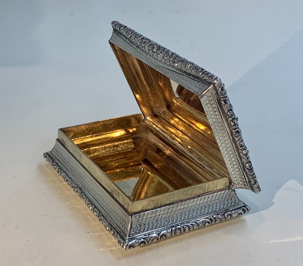 GEORGIAN SOLID STERLING SILVER TABLE SNUFF  BOX View VII