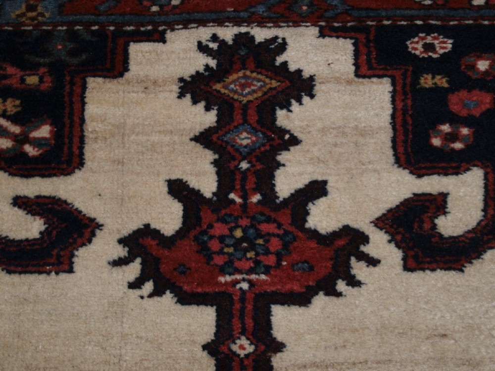 OLD KURDISH RUG, GOOD DESIGN, HARD WEARING RUG, CIRCA 1920. View VIII
