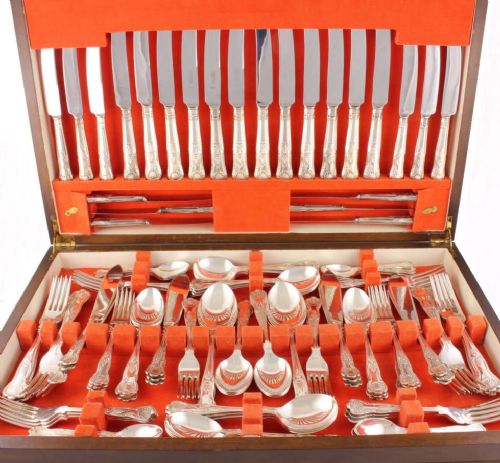 Silver Plate Canteen Cutlery. Kings Pattern. 12 Persons. 112 Pcs.