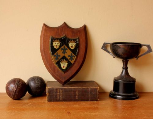fig 2. Oak Guy's Hospital Coat Of Arms Shield.