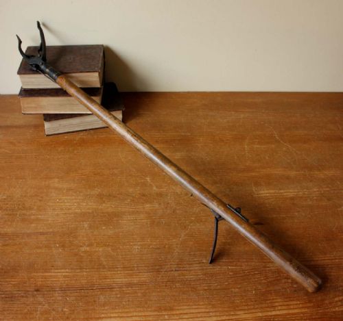fig 1. Book Reacher Grabber