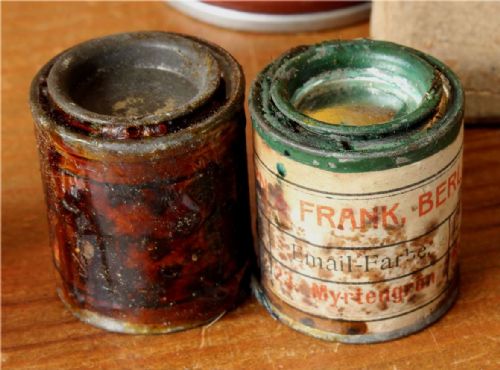 fig 2. Victorian Winsor & Newton Artist Painting Box. 