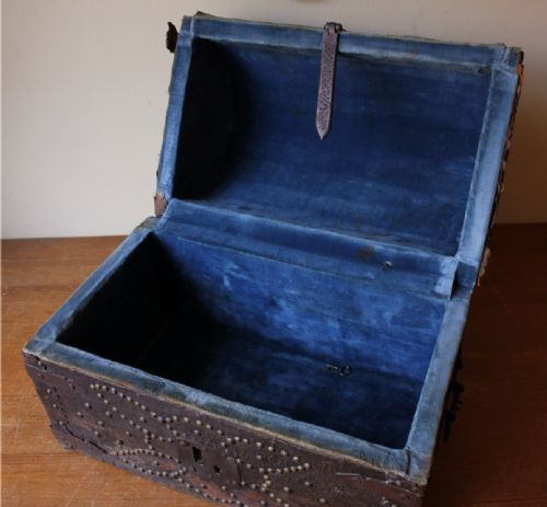 ANTIQUE LEATHER STUDDED CHEST SPANISH DOMED COFFER TRUNK - ADDITIONAL PHOTO 4