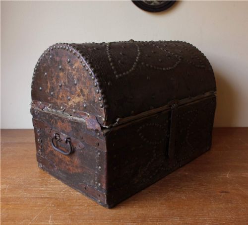 ANTIQUE LEATHER STUDDED CHEST SPANISH DOMED COFFER TRUNK - ADDITIONAL PHOTO 6