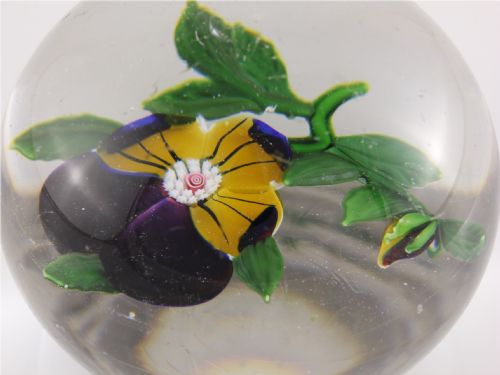ANTIQUE FRENCH BACCARAT PANSY GLASS PAPERWEIGHT C1850 - ADDITIONAL PHOTO 4