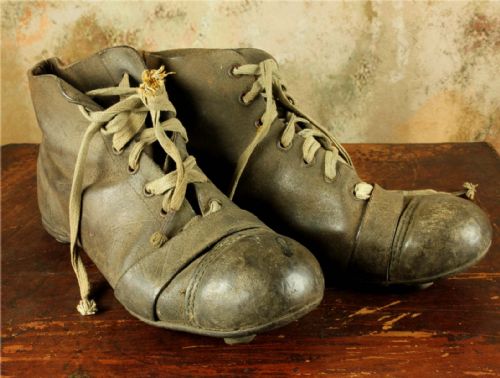 ANTIQUE FOOTBALL BOOTS OLD LACED LEATHER BROWN SOCCER SHOES C1925 - ADDITIONAL PHOTO 1