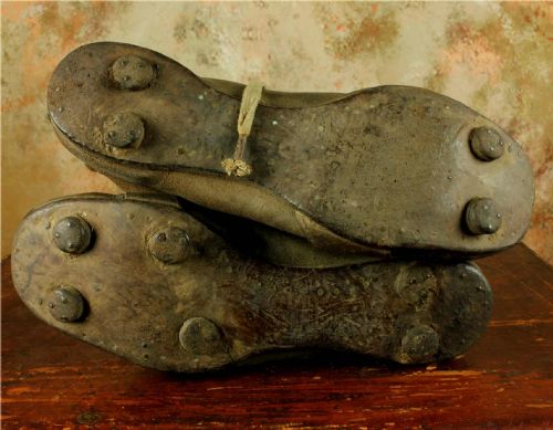 ANTIQUE FOOTBALL BOOTS OLD LACED LEATHER BROWN SOCCER SHOES C1925 - ADDITIONAL PHOTO 6