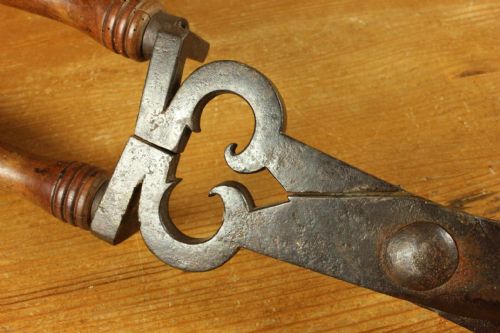 ANTIQUE LARGE PAIR GARDENING SHEARS 18TH CENTURY FRENCH GARDENER'S TOOL - ADDITIONAL PHOTO 4