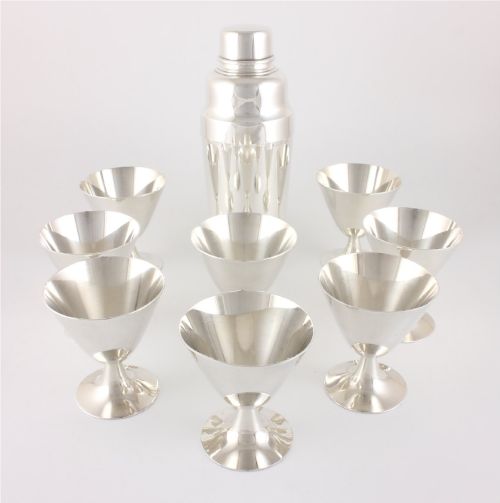 Christofle Silver Plate Art Deco Cocktail Shaker & 8 Goblet Glasses Set.