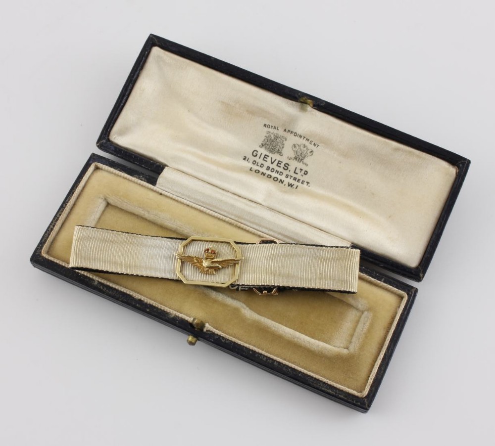 9ct Gold, Enamel & Silk RAF Sweetheart Bracelet.