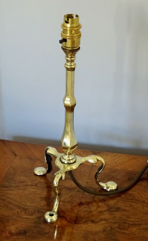 fig 1. CIRCA 1910-1920 A PULLMAN TABLE LAMP