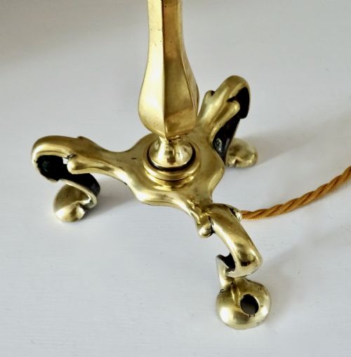 fig 1. C1920 - BRASS PULLMAN LAMP