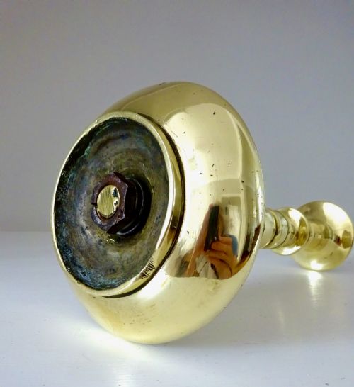 19001920 SOLID BRASS CANDLESTICK ON FITTED BASE - ADDITIONAL PHOTO 4