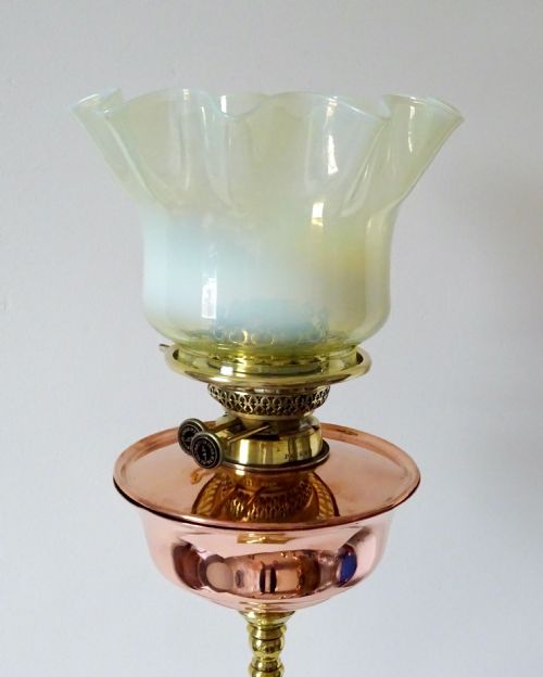 1910 A BENSON OIL LAMP WITH ORIGINAL VASELINE GLASS SHADE - ADDITIONAL PHOTO 2