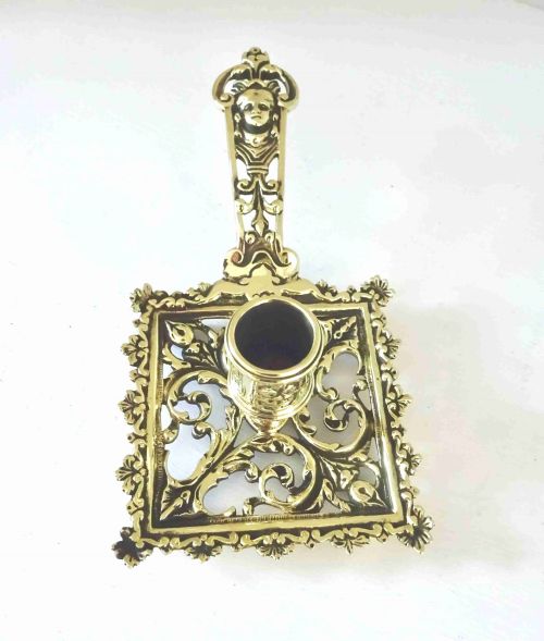 C1900 A DECORATIVE BRASS CHAMBERSTICK - ADDITIONAL PHOTO 1
