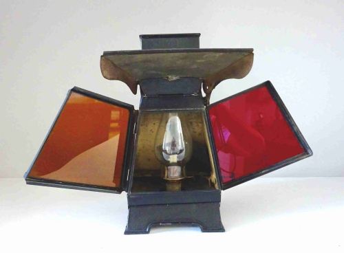 1890-95 the Rubralux Photographer’s Oil Lamp No. 1365