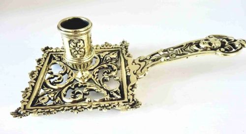 C1900 A DECORATIVE BRASS CHAMBERSTICK - ADDITIONAL PHOTO 2