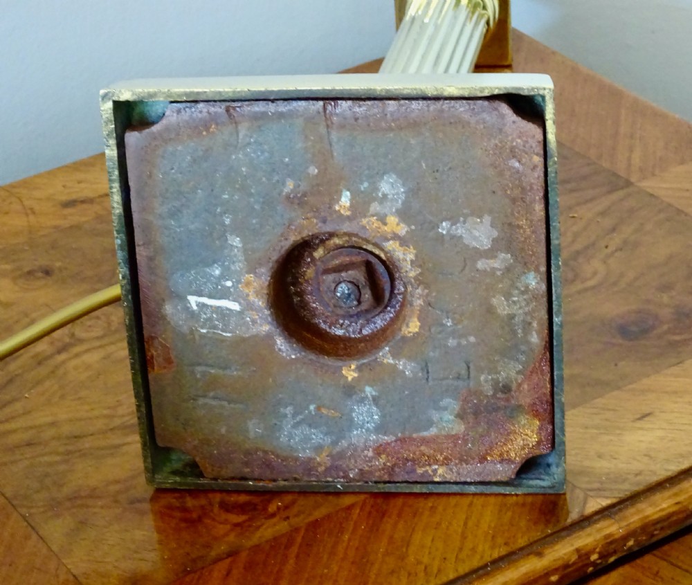 A VICTORIAN BRASS CORINTHIAN COLUMN LAMP View VI