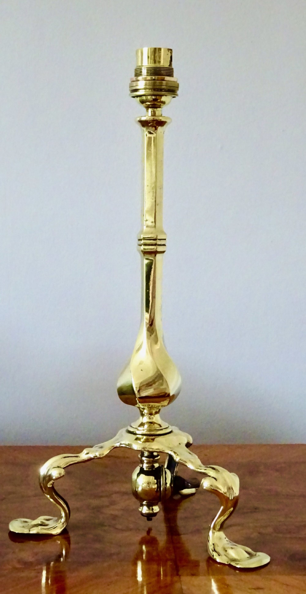 A REGISTERED PULLMAN LAMP - Circa 1910