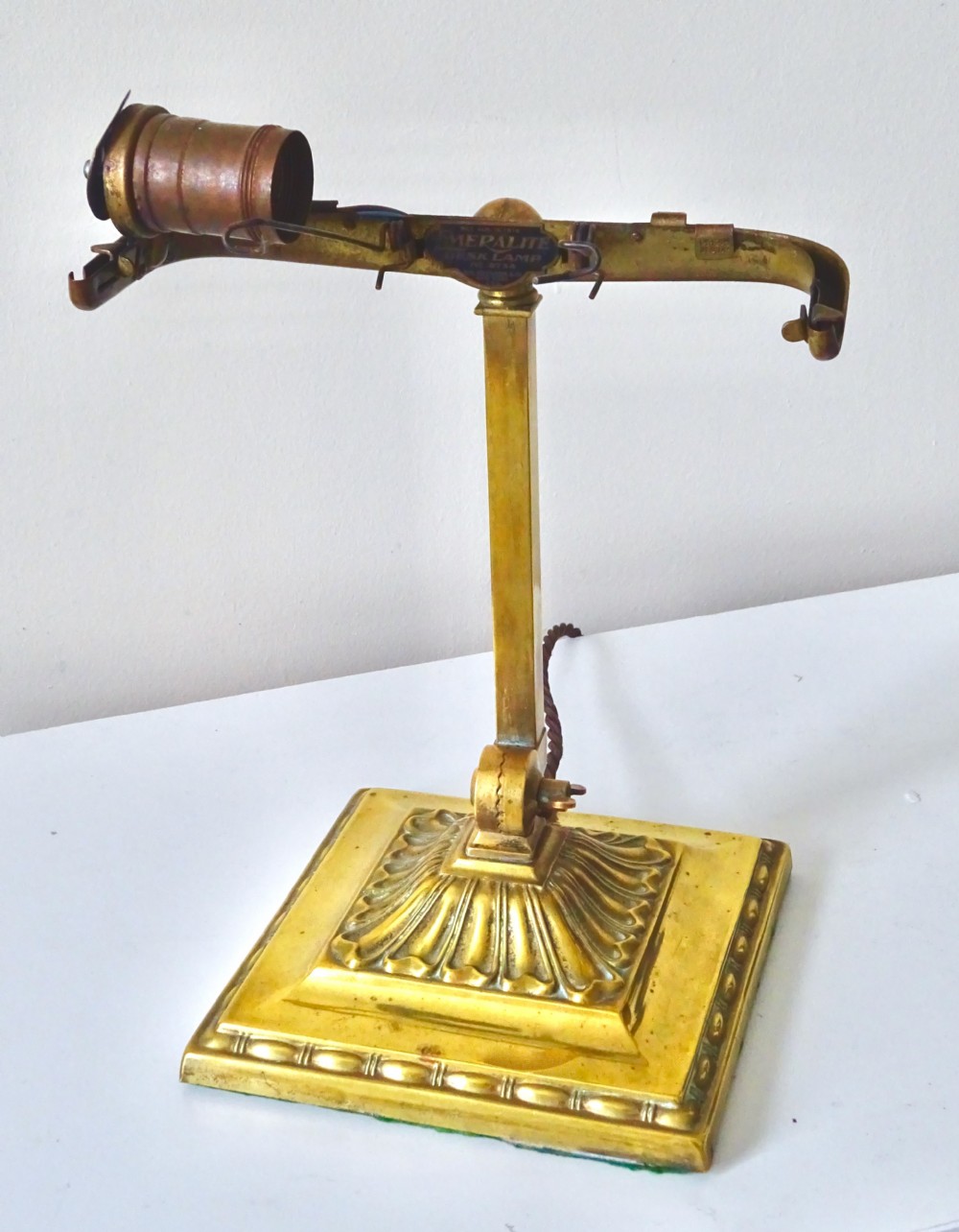 A MCFADDIN EMERALITE BANKER'S  LAMP NO: 8734