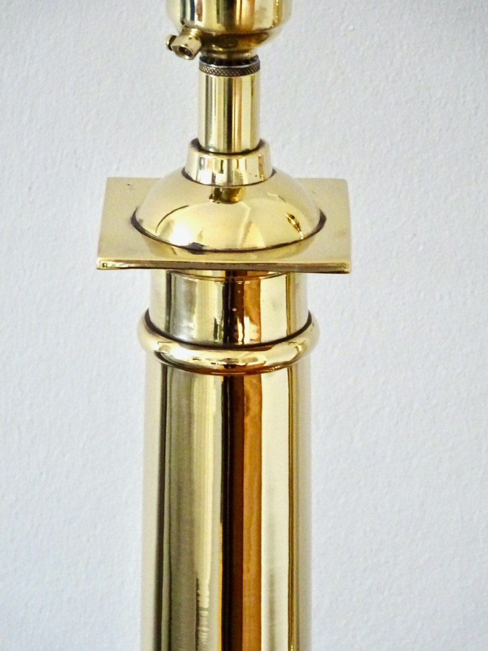 PAIR BRASS COLUMN LAMPS View III