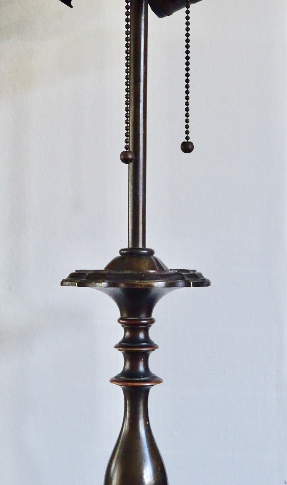 TALL BRONZE LAMP View V