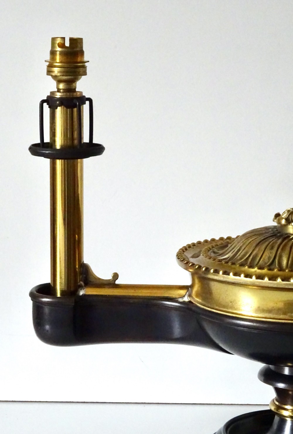 BRONZE VICTORIAN ALADDIN LAMP View V