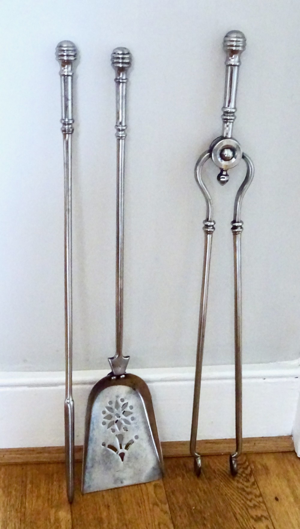 SET OF VICTORIAN STEEL FIRE IRONS