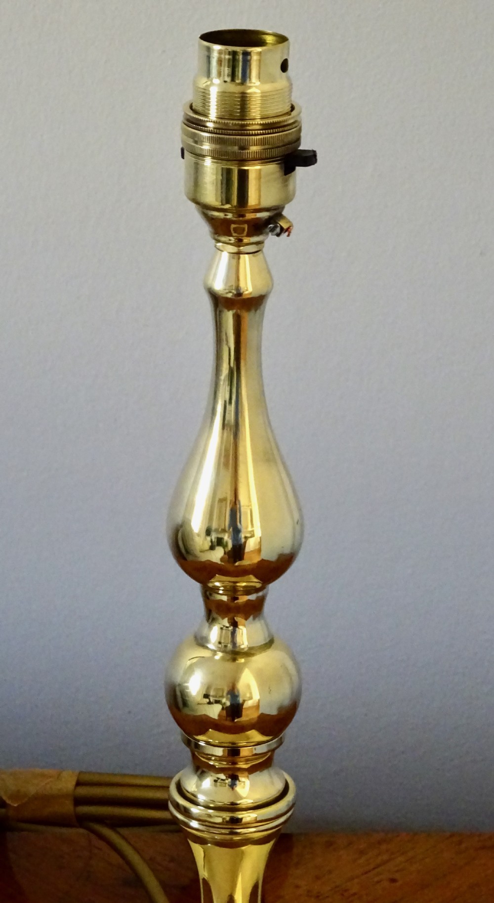 EARLY 20thC HEAVY BRASS LAMP View III
