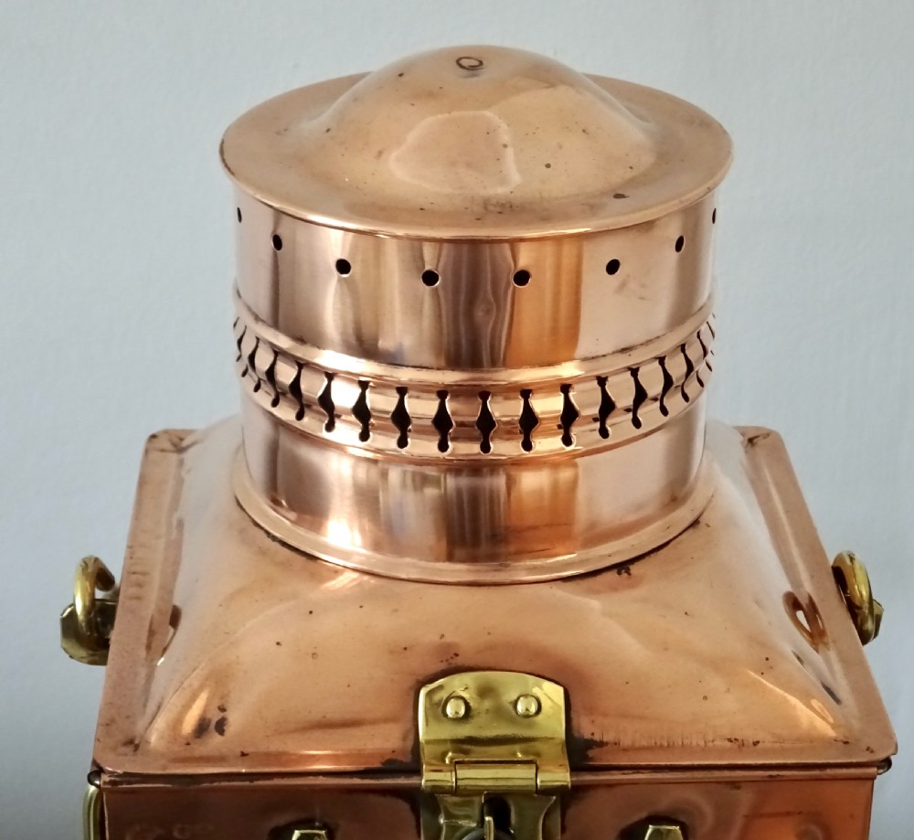 SHIP'S CABIN OIL LAMP BY DAVEY & CO View IV