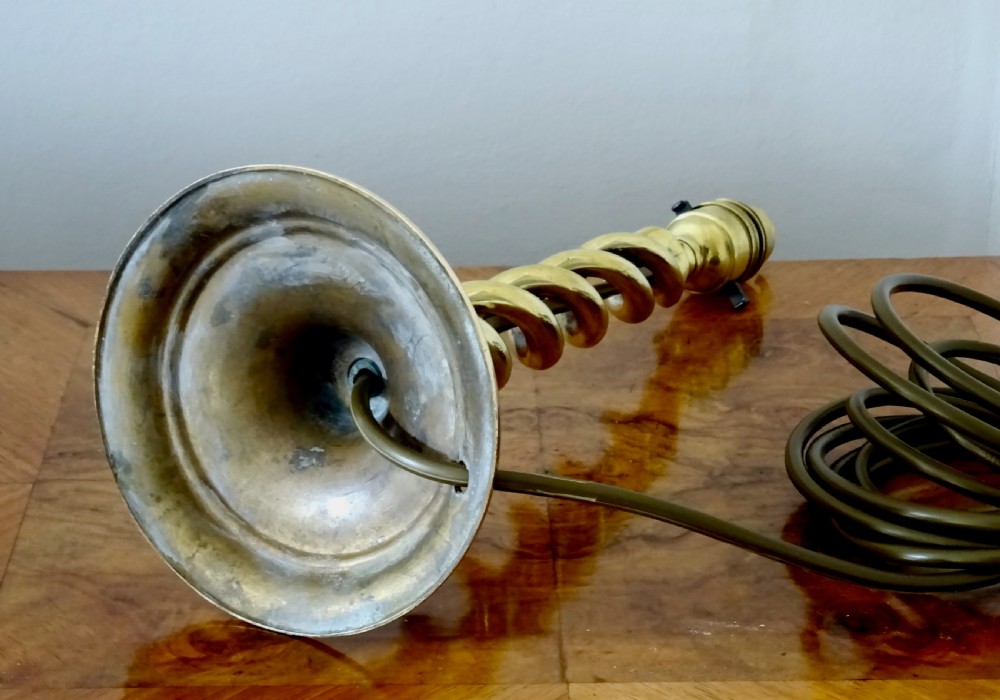 OPEN TWIST BRASS TABLE LAMP View IV