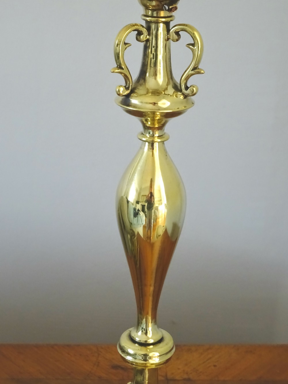 VICTORIAN GAS TABLE LAMP View III