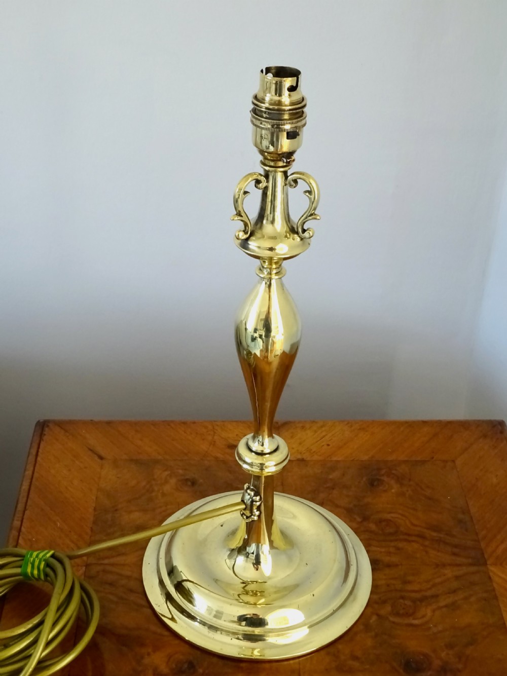 VICTORIAN GAS TABLE LAMP View VI