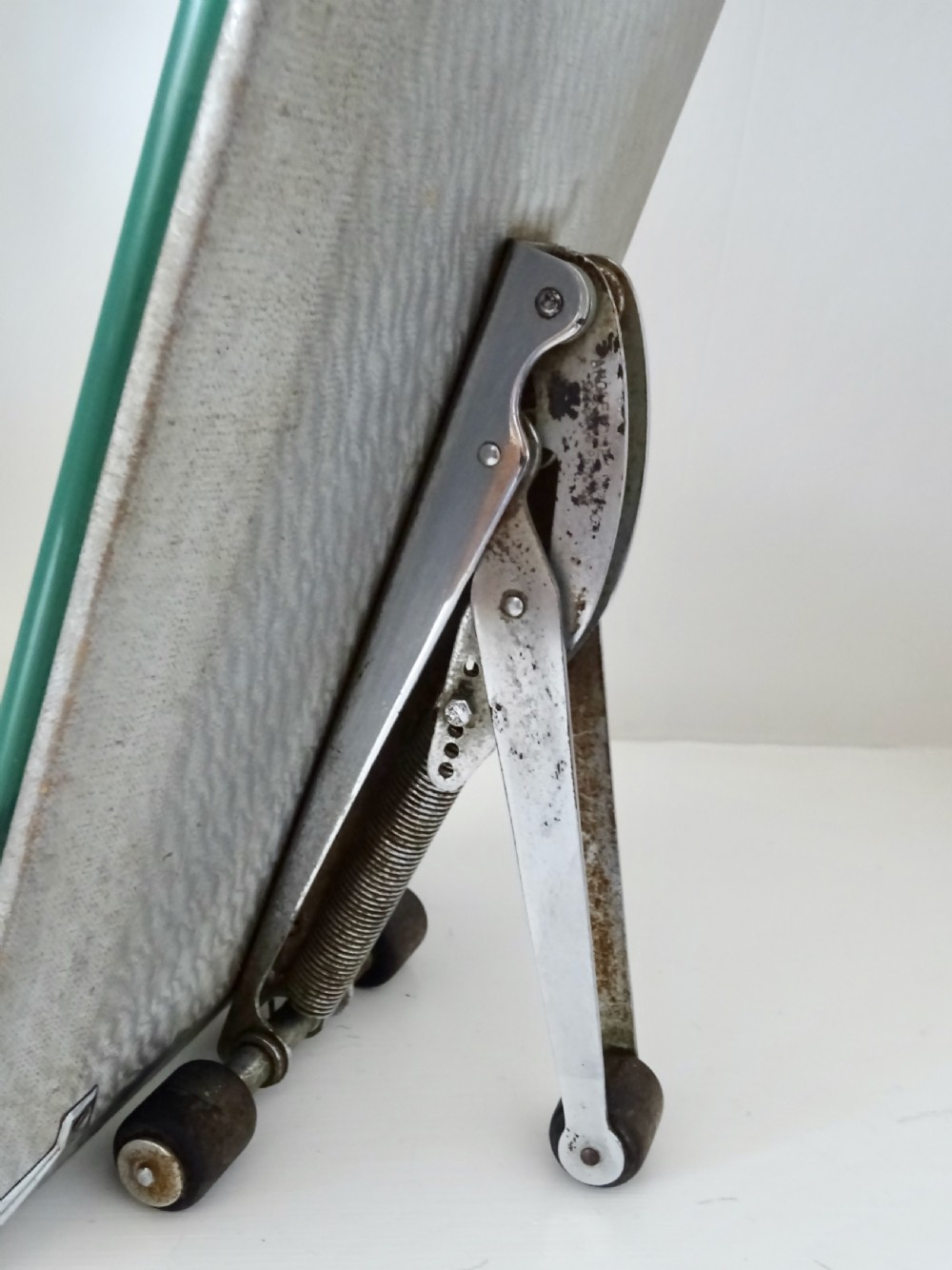HERBERT TERRY ANGLEPOISE MIRROR View V