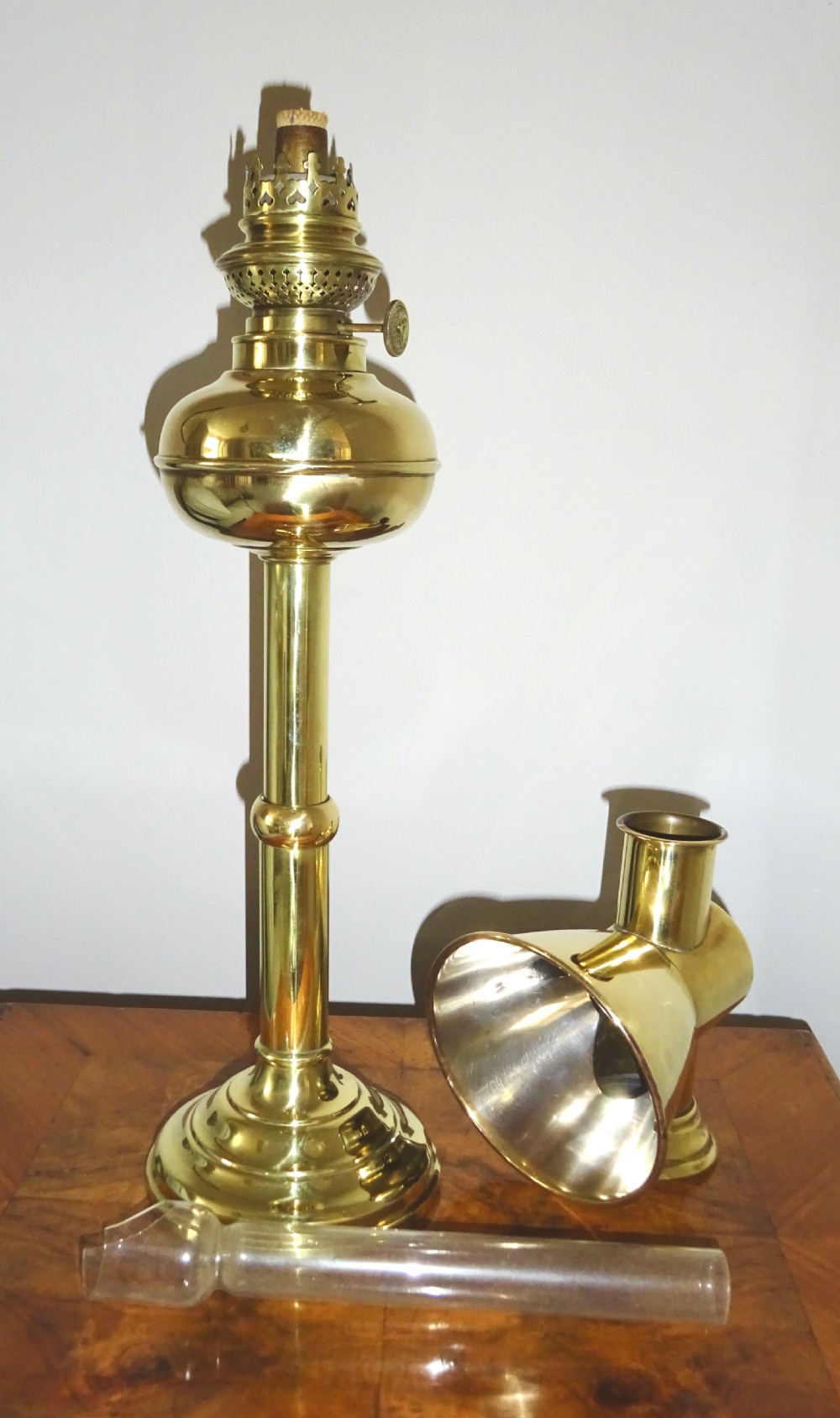 WILD AND WESSEL ADJUSTABLE HEIGHT OIL LAMP View IV